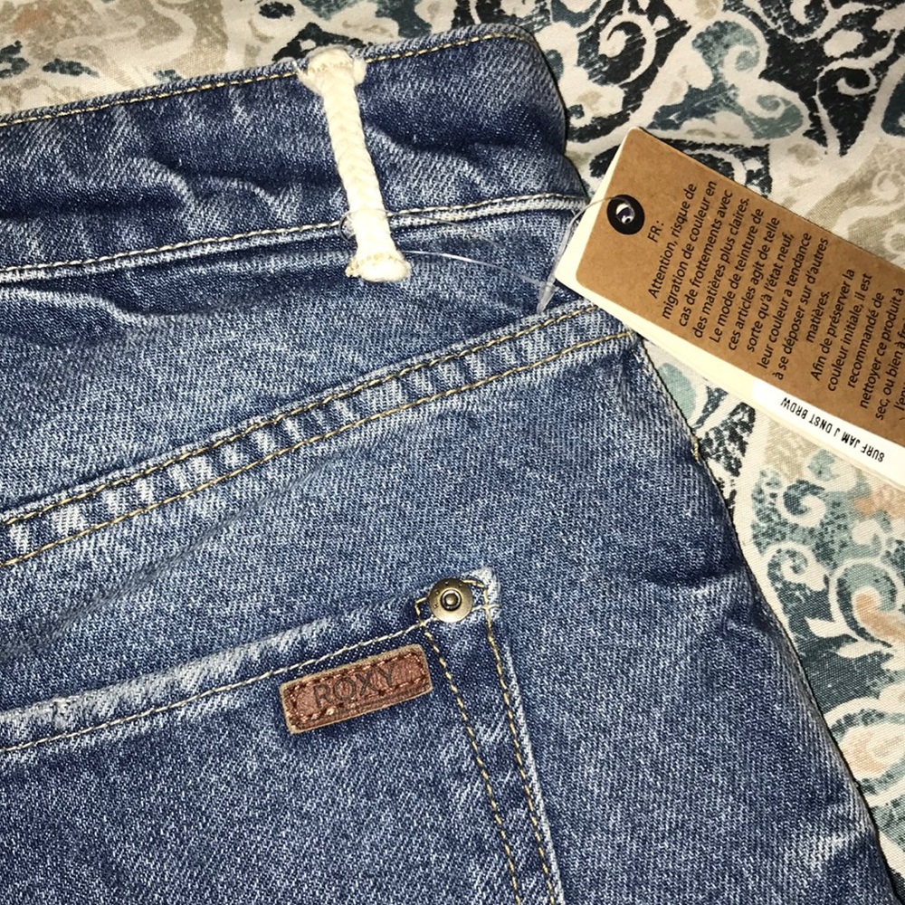 Shorts - Picture 3 of 6